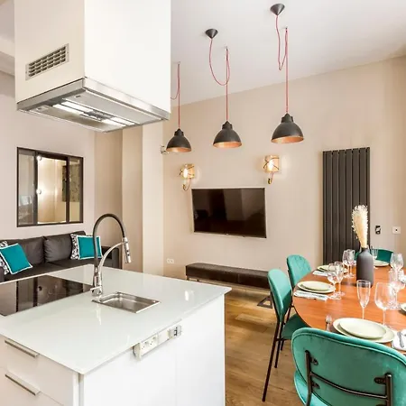 Design & Confort Paris17 Апартаменты