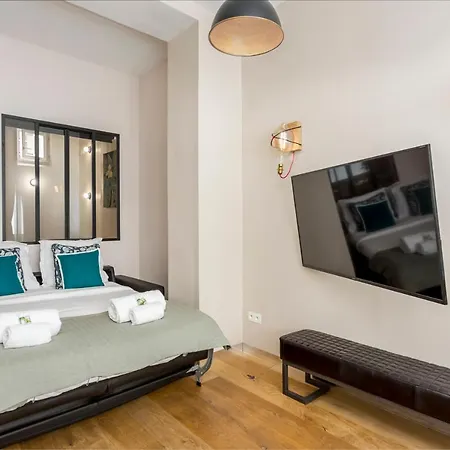 Design & Confort Paris17 Апартаменты Париж